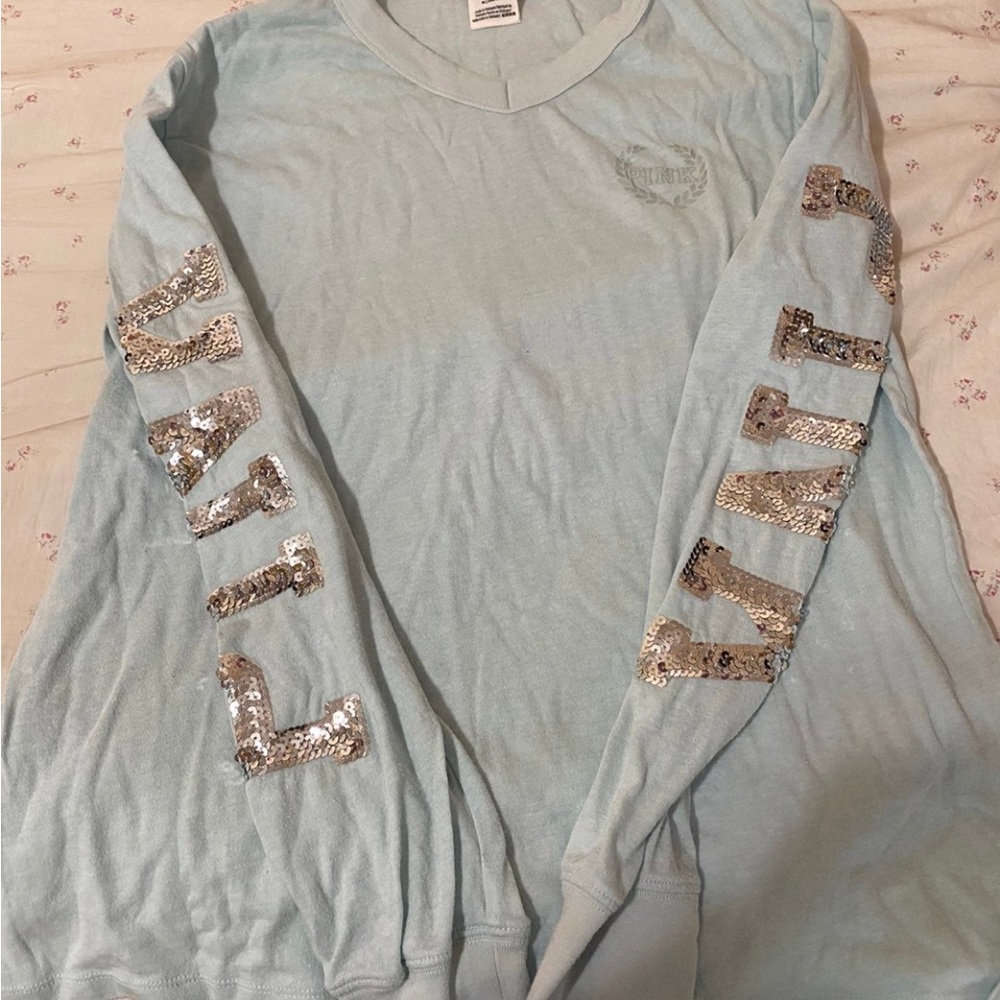 Victoria's secret PINK long sleeve shirt
Size: M
Like new